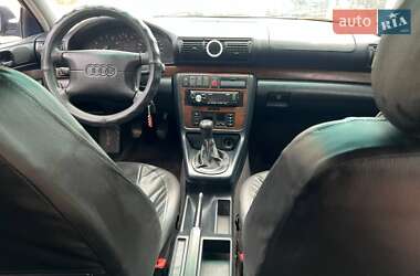 Седан Audi A4 1996 в 