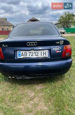 Седан Audi A4 1996 в 