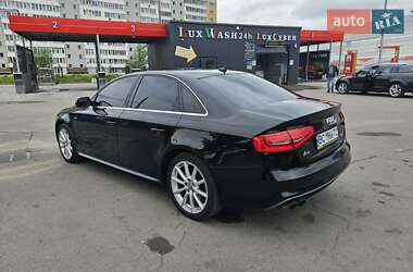 Седан Audi A4 2014 в 