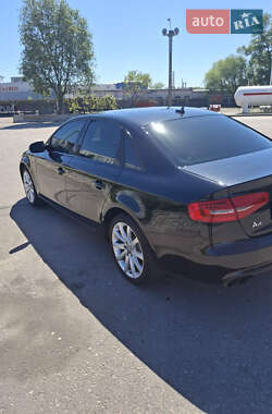 Седан Audi A4 2012 в 