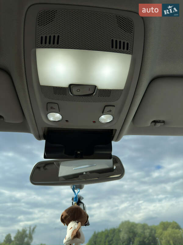 Седан Audi A4 2015 в Львове