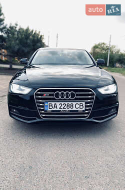 Седан Audi A4 2015 в 
