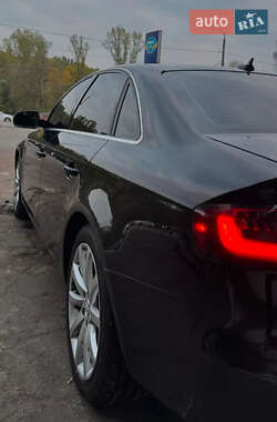 Седан Audi A4 2012 в 