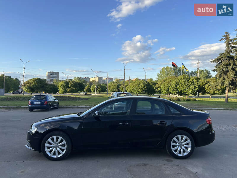 Седан Audi A4 2013 в Сумах
