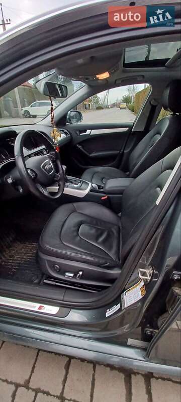 Седан Audi A4 2013 в Львове