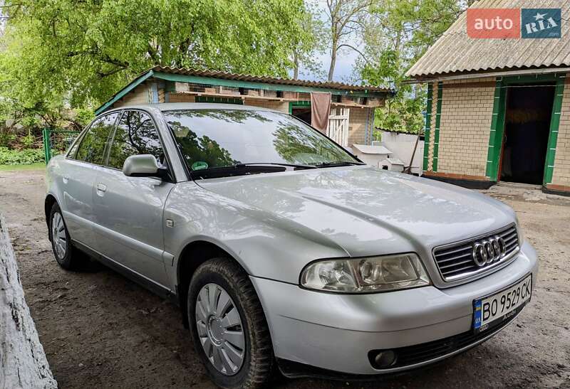 Седан Audi A4 1999 в Теофіполі