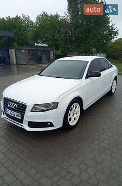 Седан Audi A4 2010 в 