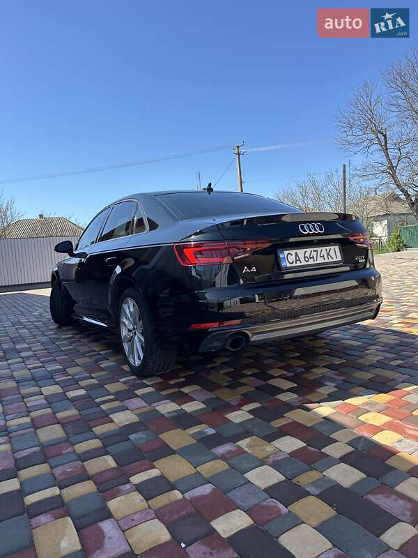 Седан Audi A4 2018 в 