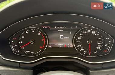 Седан Audi A4 2019 в 