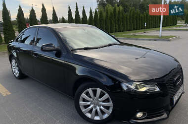 Седан Audi A4 2012 в Ивано-Франковске