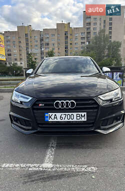 Седан Audi A4 2017 в 