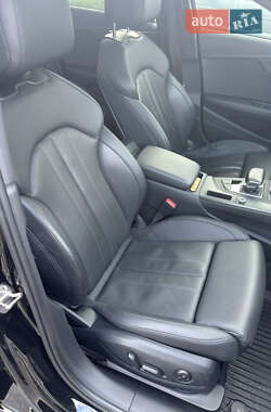 Седан Audi A4 2017 в 