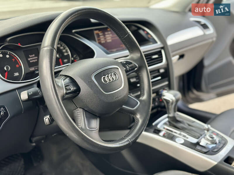 Седан Audi A4 2013 в Києві