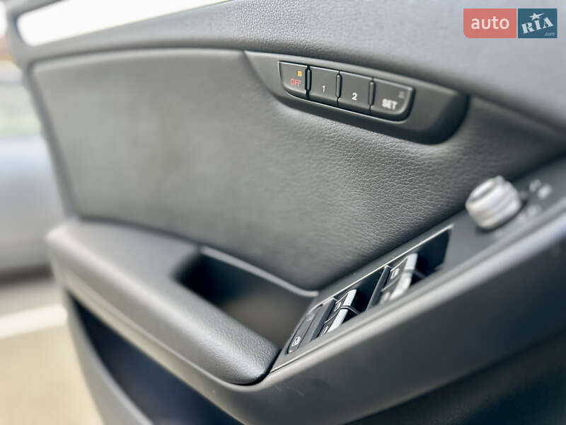 Седан Audi A4 2013 в Києві