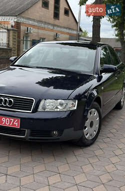 Седан Audi A4 2004 в 