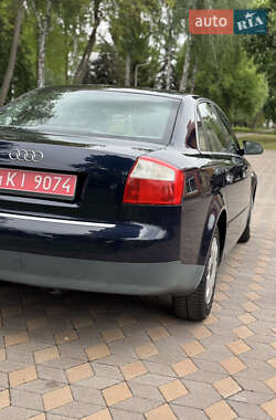 Седан Audi A4 2004 в 