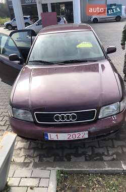 Седан Audi A4 1997 в Оратові