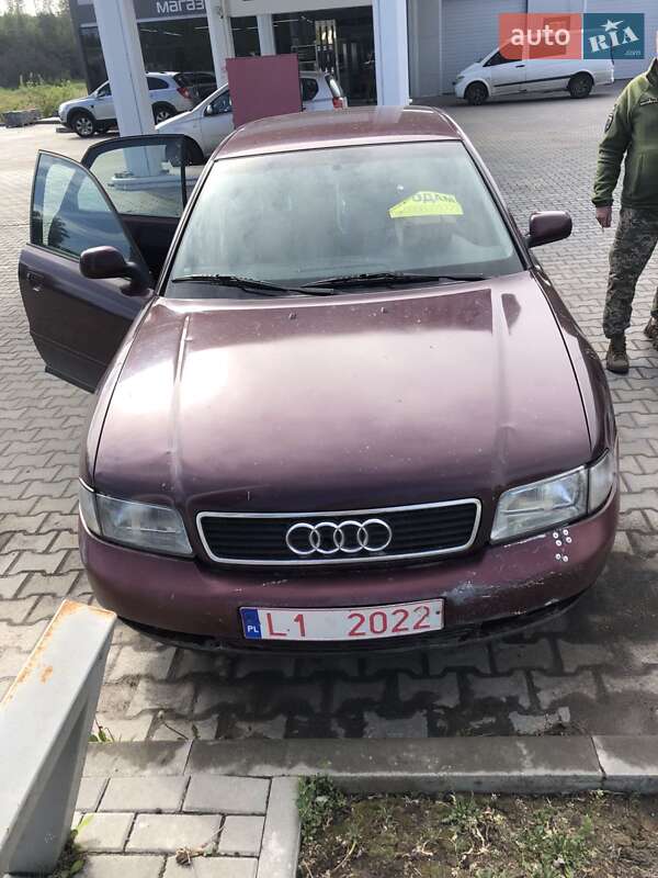 Седан Audi A4 1997 в 