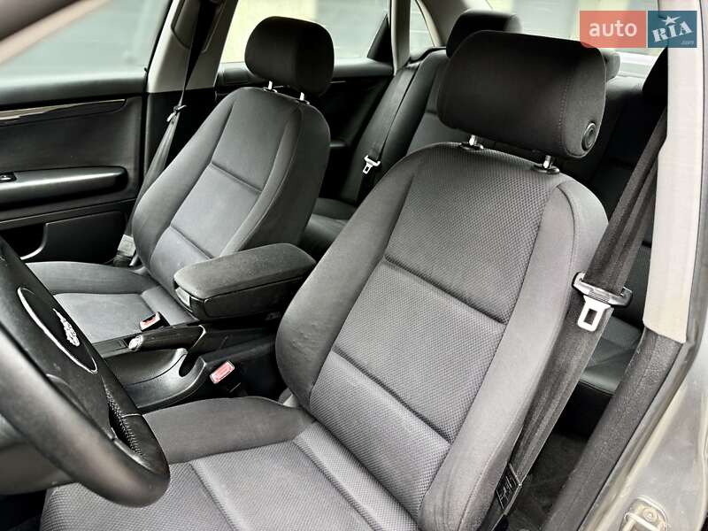 Седан Audi A4 2001 в Дрогобичі