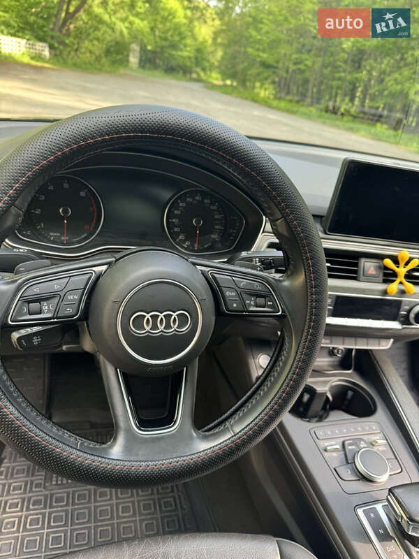 Седан Audi A4 2018 в Радомышле