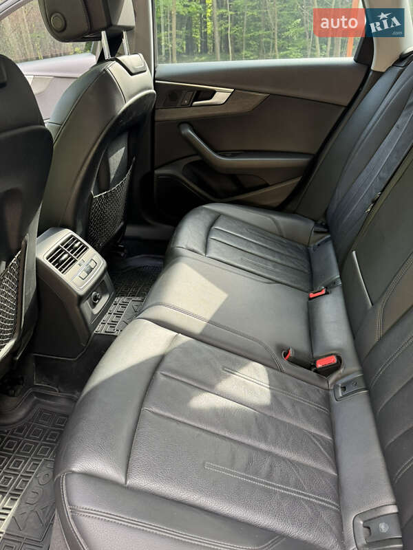 Седан Audi A4 2018 в Радомышле