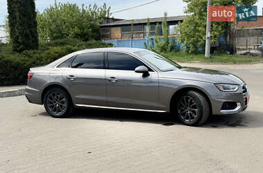 Седан Audi A4 2021 в 