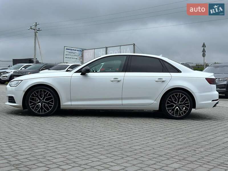 Седан Audi A4 2019 в Львові