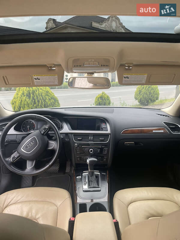 Седан Audi A4 2014 в Мукачево