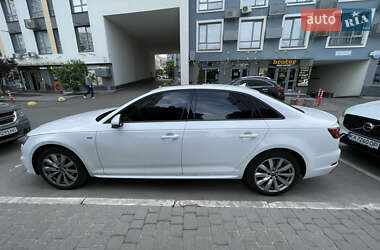 Седан Audi A4 2018 в 