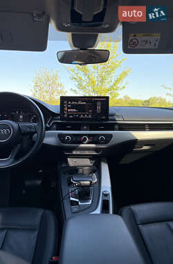Седан Audi A4 2020 в 