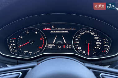Седан Audi A4 2020 в 