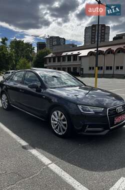Седан Audi A4 2018 в 
