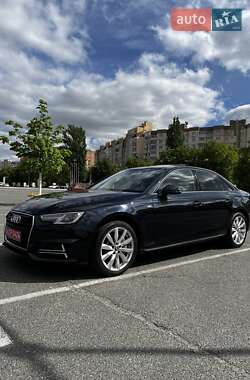 Седан Audi A4 2018 в 
