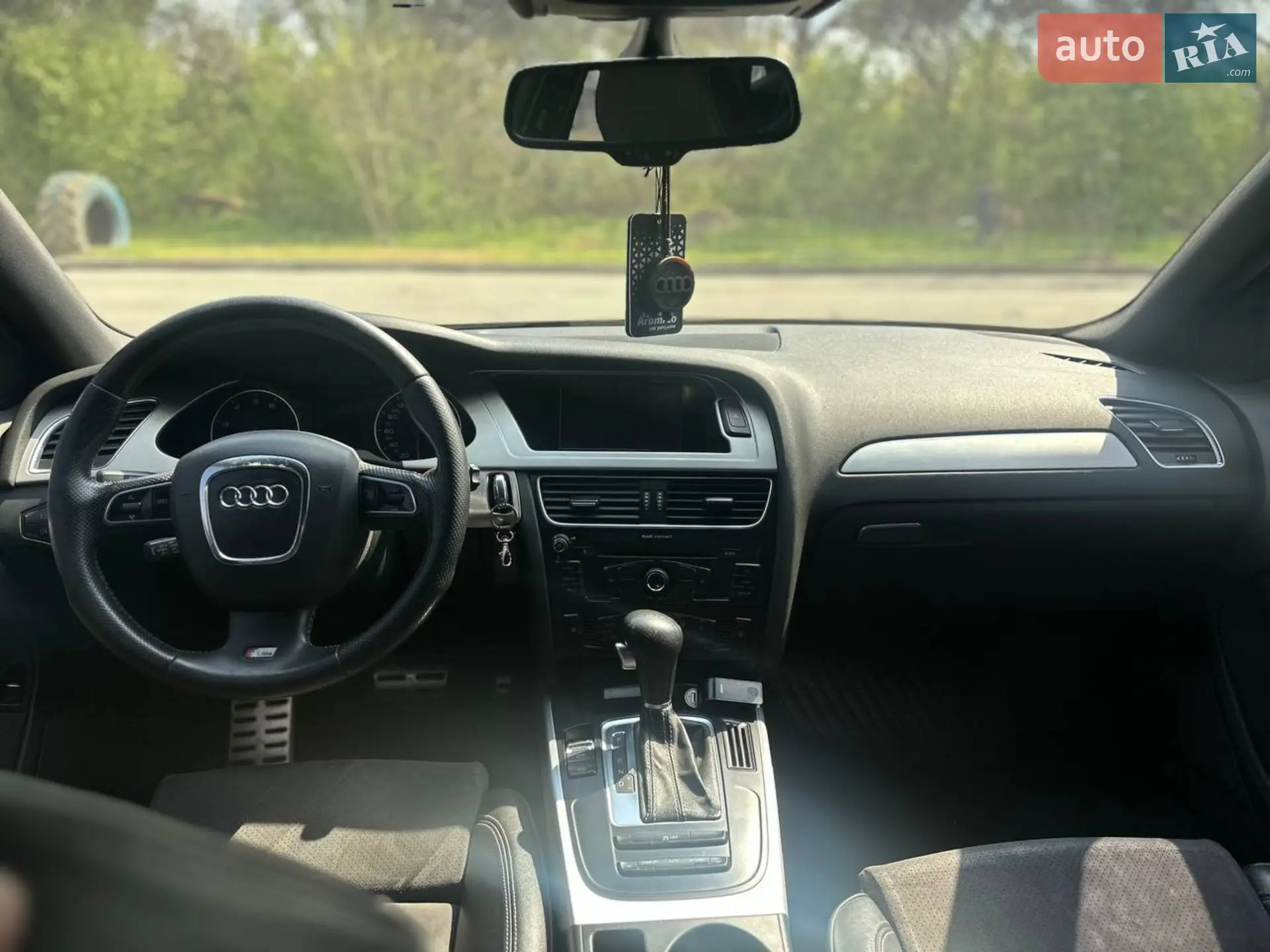 2011 Audi A4 - мініатюра 2