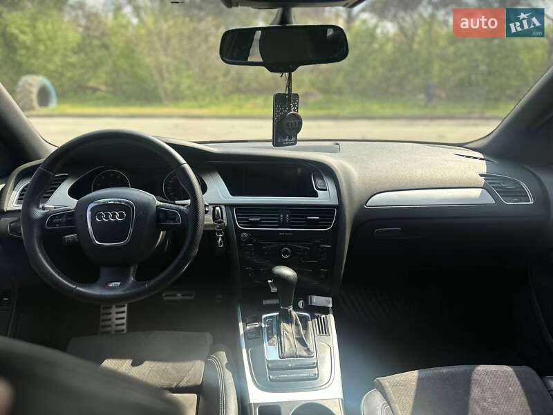 Седан Audi A4 2011 в Никополе