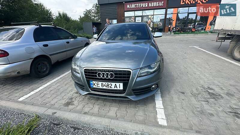 Седан Audi A4 2011 в Никополе