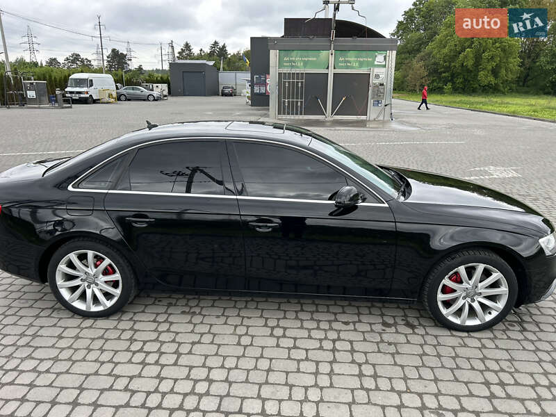 Седан Audi A4 2013 в Львове