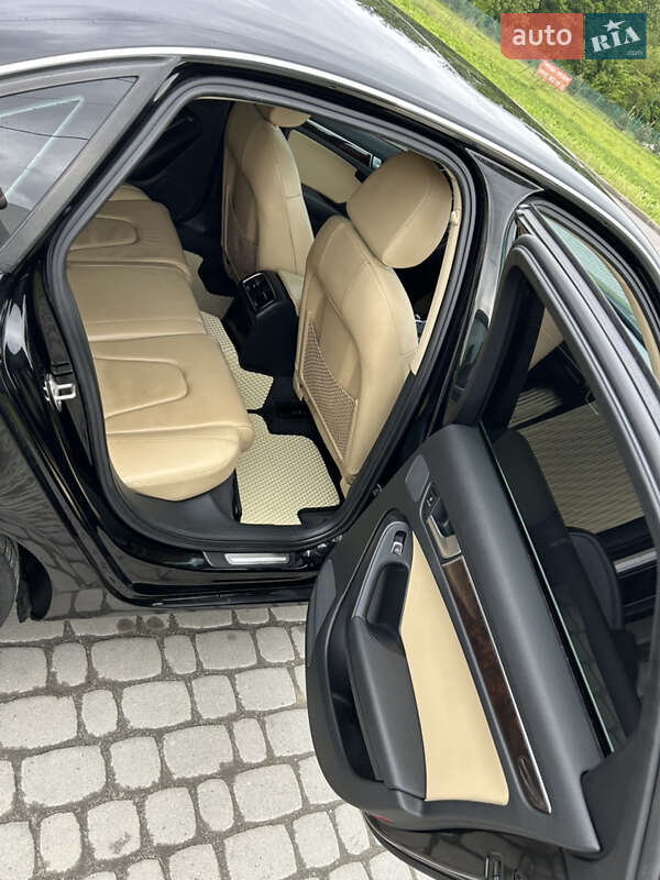 Седан Audi A4 2013 в Львове