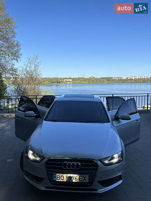 Седан Audi A4 2012 в Тернополе