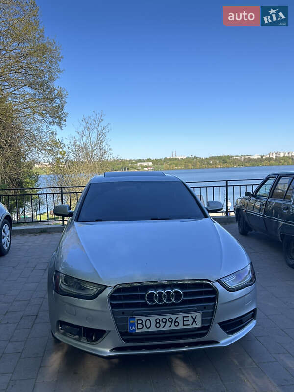 Седан Audi A4 2012 в Тернополе