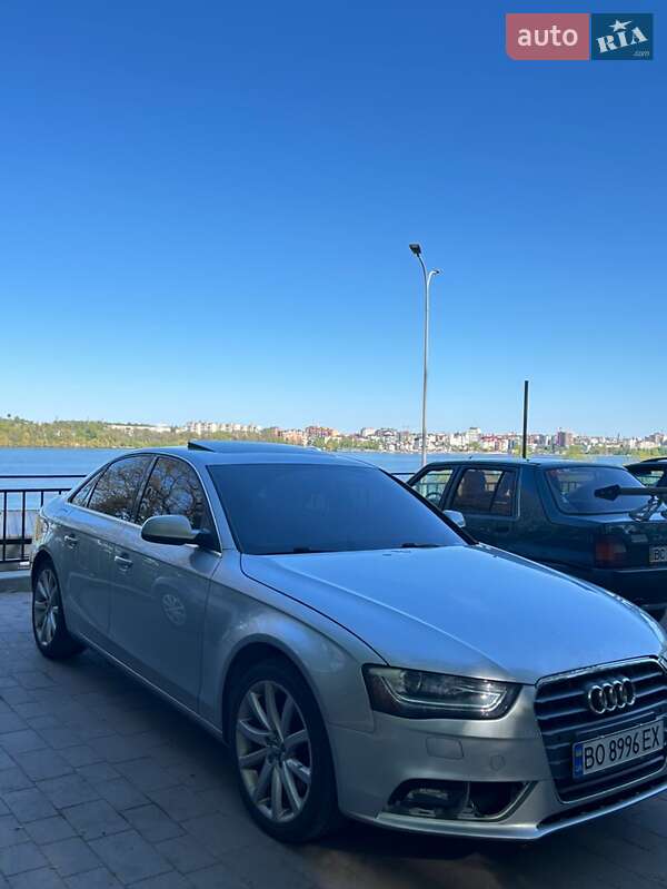 Седан Audi A4 2012 в Тернополе
