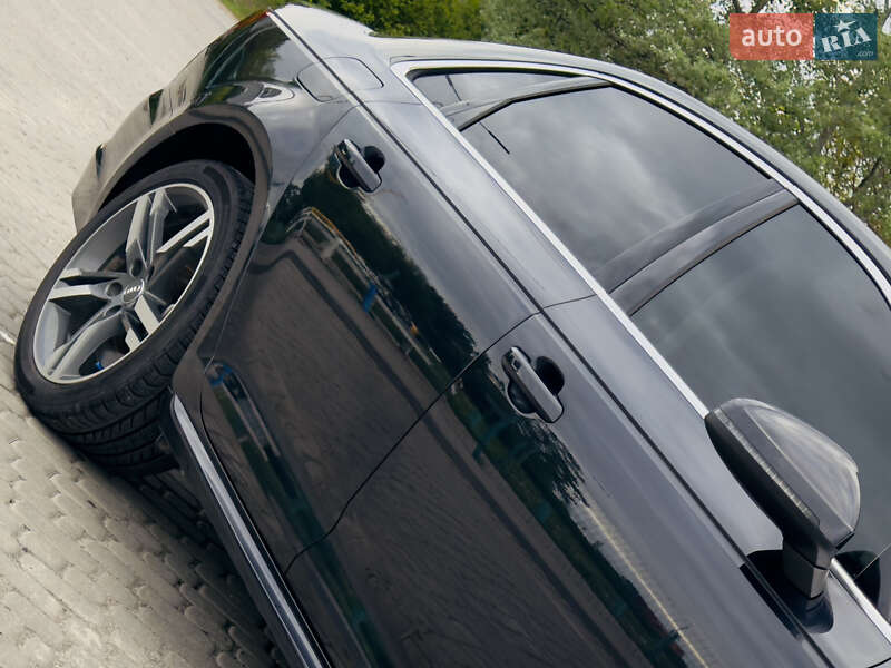 Седан Audi A4 2015 в Золочеве