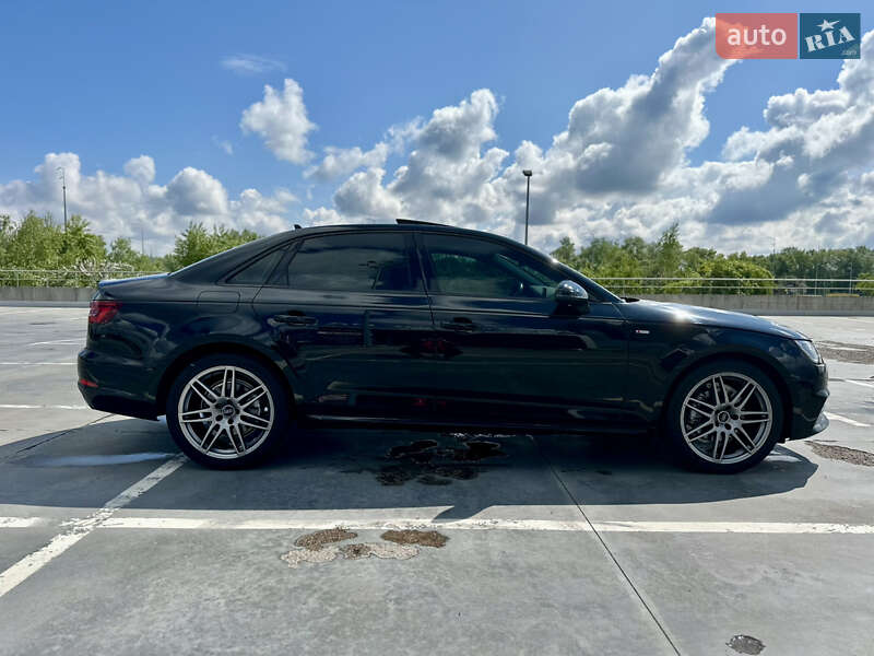 Седан Audi A4 2017 в Киеве