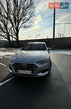 Седан Audi A4 2021 в 