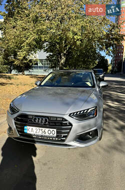 Седан Audi A4 2021 в 