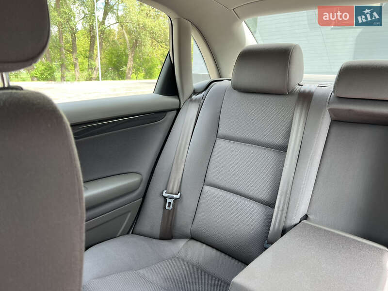 Седан Audi A4 2004 в Хмельницькому