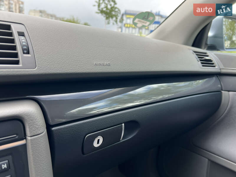 Седан Audi A4 2004 в Хмельницькому