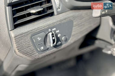 Седан Audi A4 2016 в 