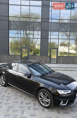 Седан Audi A4 2016 в 