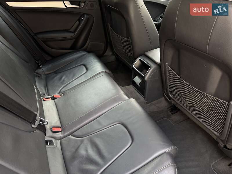 Седан Audi A4 2014 в Києві